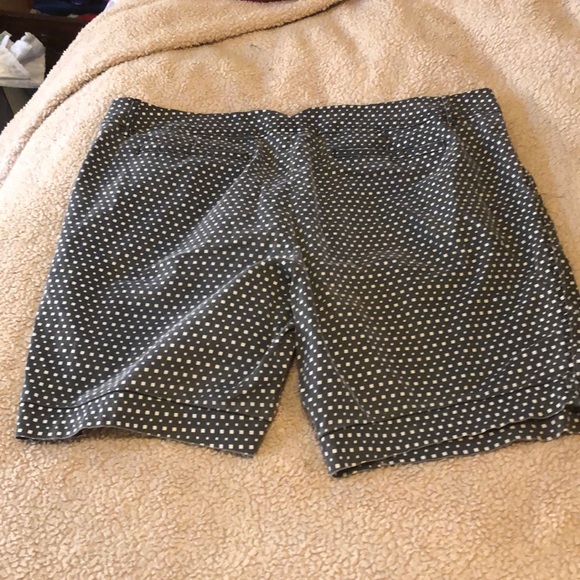 Shorts - Picture 2 of 3